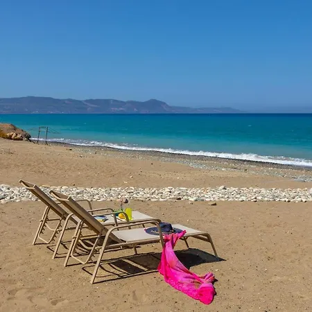 Limni - Beachfront Four Bedroom Luxury *