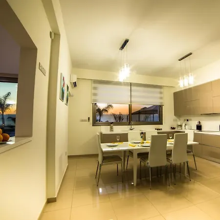 Limni - Beachfront Four Bedroom Luxury * Polis