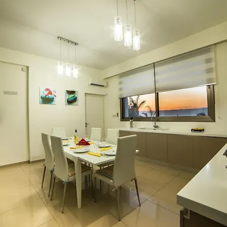 Limni - Beachfront Four Bedroom Luxury Villa Polis