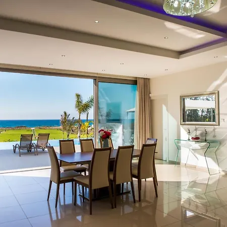 Villa Limni - Beachfront Four Bedroom Luxury
