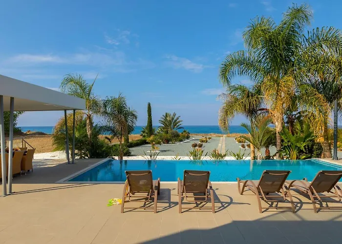 Limni - Beachfront Four Bedroom Luxury Villa *