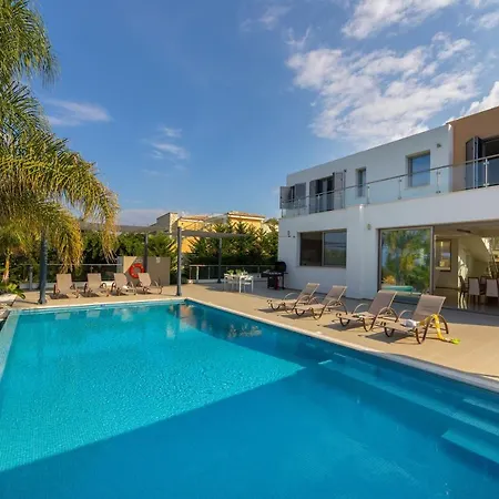 Limni - Beachfront Four Bedroom Luxury Villa