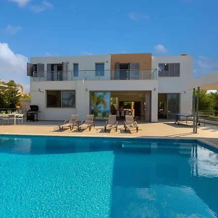 Limni - Beachfront Four Bedroom Luxury ヴィラ