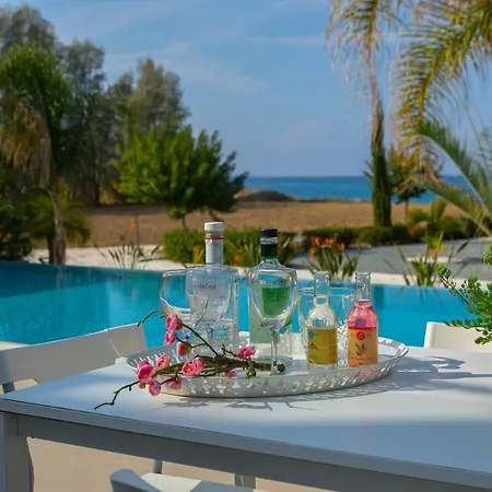 Limni - Beachfront Four Bedroom Luxury ヴィラ *