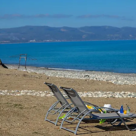 Limni - Beachfront Four Bedroom Luxury