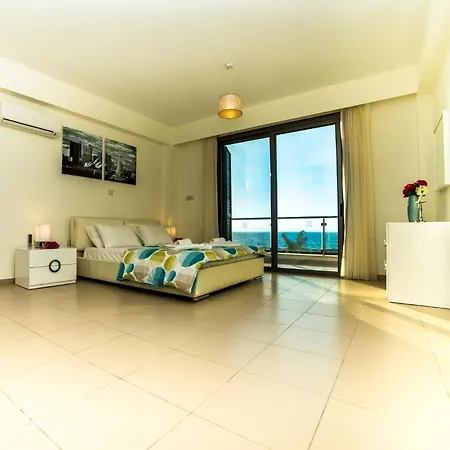 Limni - Beachfront Four Bedroom Luxury Polis