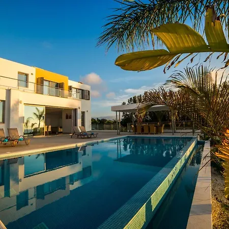 Limni - Beachfront Four Bedroom Luxury ヴィラ *