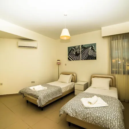 Limni - Beachfront Four Bedroom Luxury ヴィラ