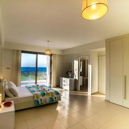 Limni - Beachfront Four Bedroom Luxury *