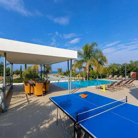 Limni - Beachfront Four Bedroom Luxury ヴィラ