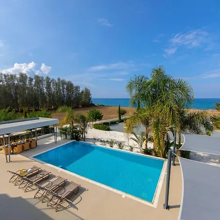 Вилла Limni - Beachfront Four Bedroom Luxury