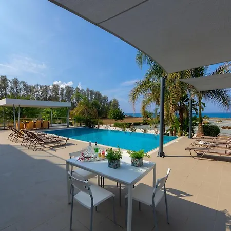 Limni - Beachfront Four Bedroom Luxury Вилла Полис