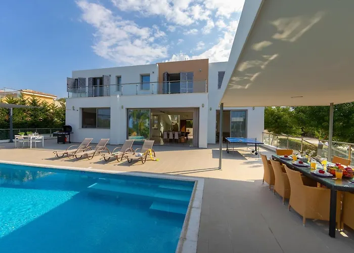 Limni - Beachfront Four Bedroom Luxury *