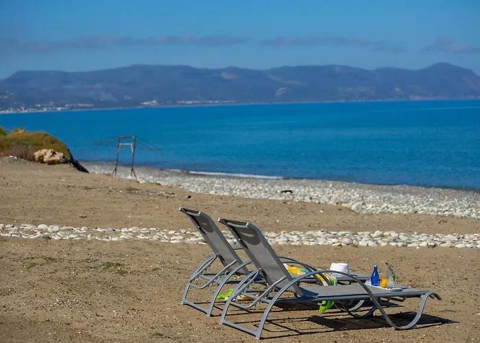 Limni - Beachfront Four Bedroom Luxury