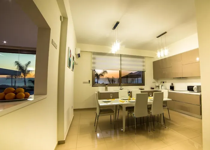 Limni - Beachfront Four Bedroom Luxury * Polis