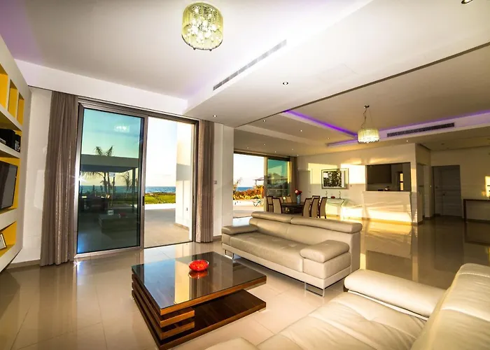 Villa Limni - Beachfront Four Bedroom Luxury