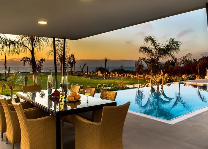 Limni - Beachfront Four Bedroom Luxury Polis