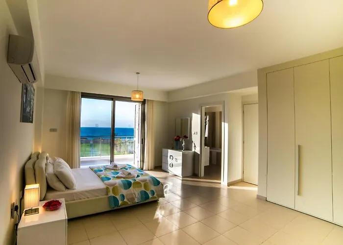 Limni - Beachfront Four Bedroom Luxury *