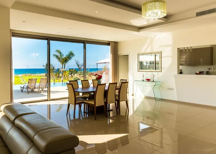 Limni - Beachfront Four Bedroom Luxury Polis