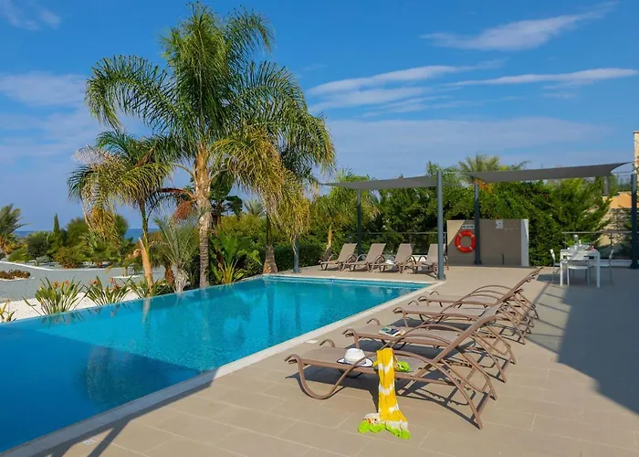 Limni - Beachfront Four Bedroom Luxury Villa