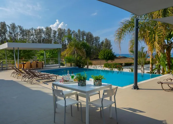 Limni - Beachfront Four Bedroom Luxury * Polis